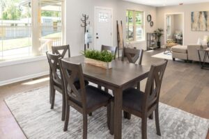 פינת אוכל מעץ 6 כסאות ושולחן