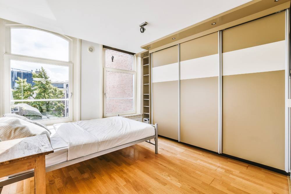 ארון בגדים מודרני